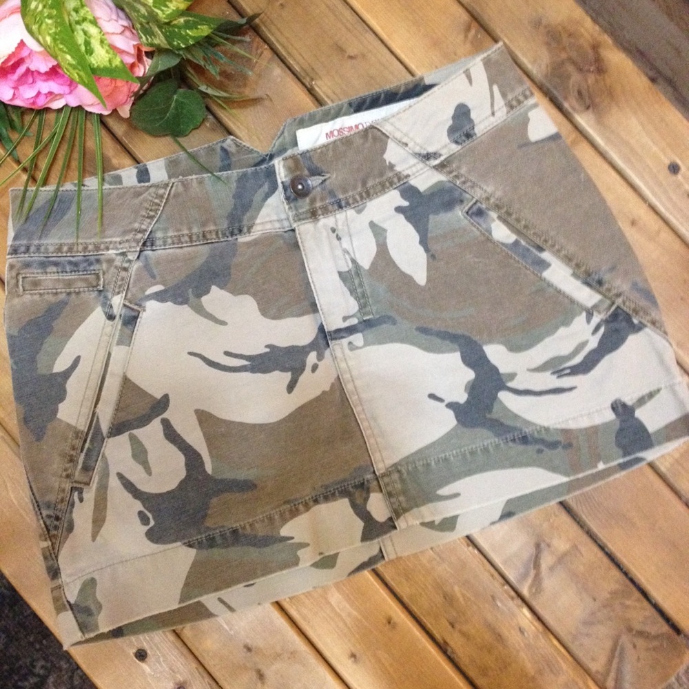 Camo mini skirt